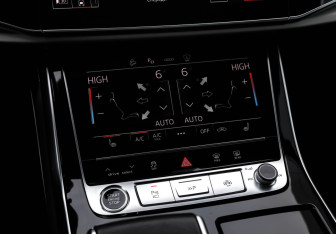 Подержанный автомобиль Audi Q7 2020 года (19 фото)