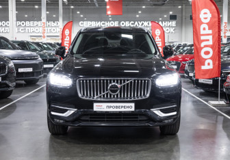 Подержанный автомобиль Volvo XC90 2020 года (3 фото)
