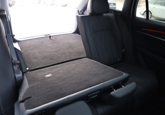 Подержанный автомобиль Geely Monjaro 2025 года (35 фото)