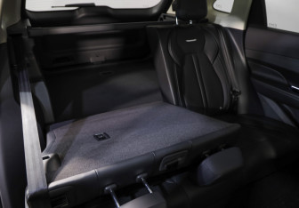 Подержанный автомобиль Hongqi HS3 2024 года (29 фото)