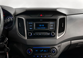 Подержанный автомобиль Hyundai Creta 2021 года (17 фото)