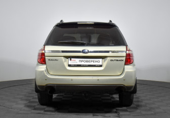 Подержанный автомобиль Subaru Outback Wagon 2006 года (6 фото)