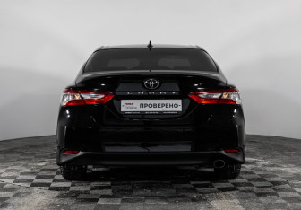Подержанный автомобиль Toyota Camry Sedan 2021 года (6 фото)