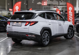Подержанный автомобиль Hyundai Tucson 2022 года (7 фото)