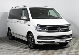 Подержанный автомобиль Volkswagen Caravelle 2015 года (3 фото)