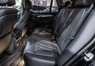 Подержанный автомобиль BMW X5 2018 года (18 фото)
