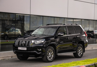 Подержанный автомобиль Toyota Land Cruiser Prado 2018 года (3 фото)