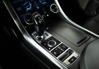Подержанный автомобиль Land Rover Range Rover Sport 2013 года (20 фото)