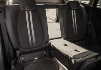 Подержанный автомобиль BMW X1 2019 года (27 фото)