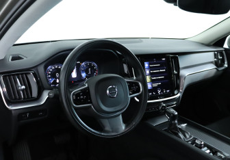 Подержанный автомобиль Volvo S60 2020 года (15 фото)