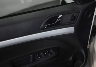 Подержанный автомобиль Skoda Octavia Liftback 2011 года (15 фото)