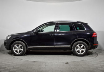 Подержанный автомобиль Volkswagen Touareg 2013 года (8 фото)