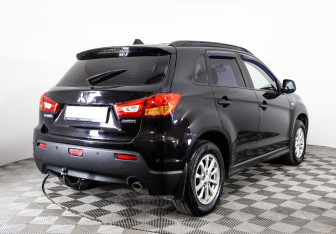 Подержанный автомобиль Mitsubishi ASX 2012 года (5 фото)