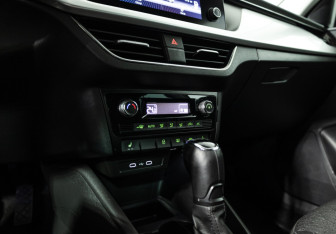 Подержанный автомобиль Skoda Rapid Liftback 2020 года (17 фото)