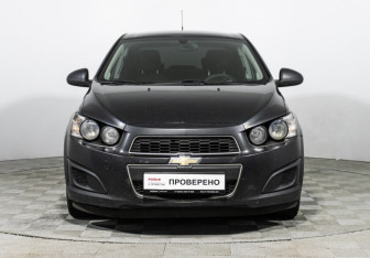 Подержанный автомобиль Chevrolet Aveo Sedan 2014 года (2 фото)