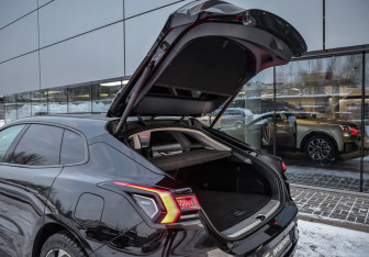 Подержанный автомобиль Zeekr 001 2023 года (36 фото)