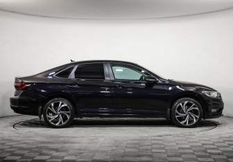 Подержанный автомобиль Volkswagen Jetta Sedan 2020 года (4 фото)