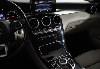 Подержанный автомобиль Mercedes-Benz GLC Coupe 2016 года (19 фото)