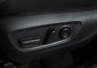 Подержанный автомобиль Toyota RAV4 2020 года (15 фото)