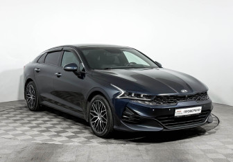 Подержанный автомобиль Kia K5 2021 года (3 фото)