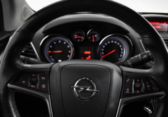 Подержанный автомобиль Opel Mokka 2014 года (16 фото)