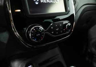 Подержанный автомобиль Renault Kaptur 2017 года (17 фото)