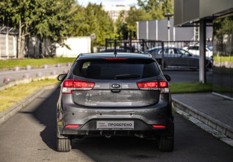 Подержанный автомобиль Kia Rio Hatchback 2016 года (7 фото)