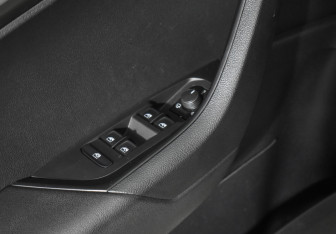 Подержанный автомобиль Skoda Karoq 2020 года (10 фото)