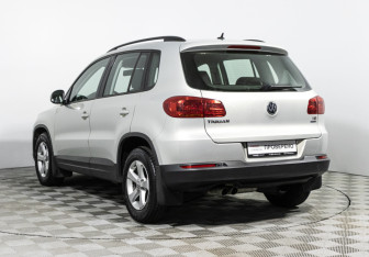 Подержанный автомобиль Volkswagen Tiguan 2012 года (7 фото)