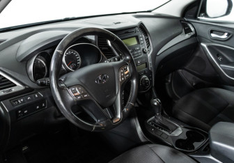 Подержанный автомобиль Hyundai Santa Fe 2014 года (11 фото)