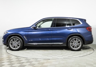 Подержанный автомобиль BMW X3 2018 года (8 фото)