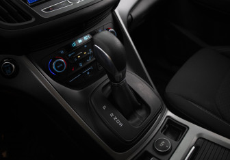 Подержанный автомобиль Ford Kuga 2017 года (12 фото)