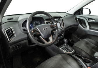 Подержанный автомобиль Hyundai Creta 2017 года (11 фото)