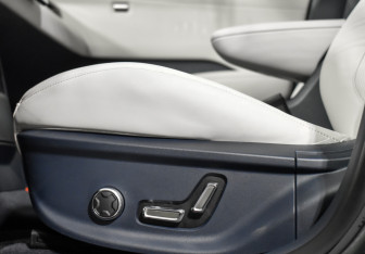 Подержанный автомобиль Zeekr X 2023 года (11 фото)