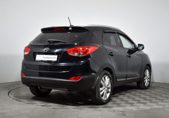 Подержанный автомобиль Hyundai ix35 2011 года (5 фото)