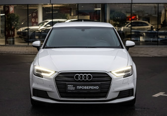 Подержанный автомобиль Audi A3 Hatchback 2017 года (2 фото)