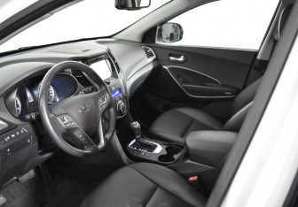 Подержанный автомобиль Hyundai Santa Fe 2015 года (9 фото)