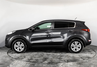 Подержанный автомобиль Kia Sportage 2016 года (8 фото)