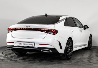 Подержанный автомобиль Kia K5 2022 года (7 фото)