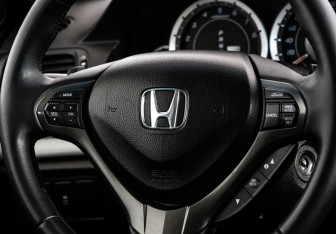 Подержанный автомобиль Honda Accord Sedan 2011 года (11 фото)