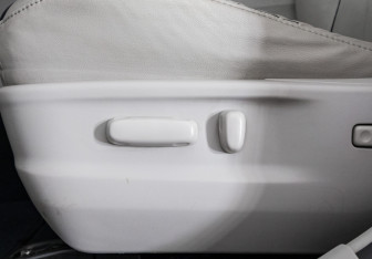 Подержанный автомобиль Toyota Venza 2011 года (16 фото)
