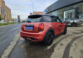 Подержанный автомобиль MINI Hatch 2020 года (4 фото)