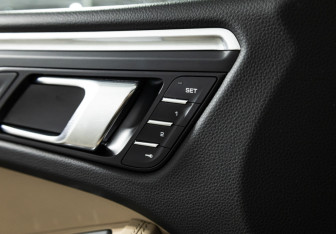 Подержанный автомобиль Porsche Macan 2021 года (16 фото)