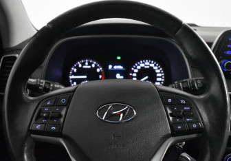 Подержанный автомобиль Hyundai Tucson 2018 года (15 фото)