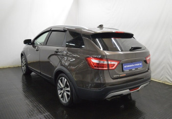 Подержанный автомобиль LADA (ВАЗ) Vesta Wagon 2018 года (7 фото)