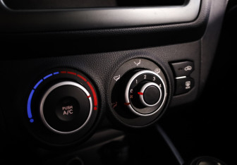 Подержанный автомобиль Kia Rio Sedan 2011 года (11 фото)