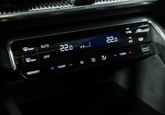 Подержанный автомобиль Kia K5 2021 года (17 фото)