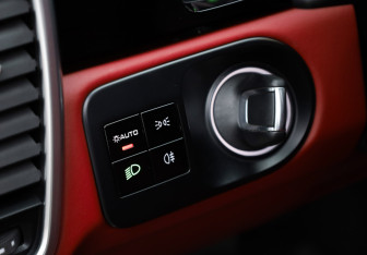 Подержанный автомобиль Porsche Cayenne 2019 года (18 фото)