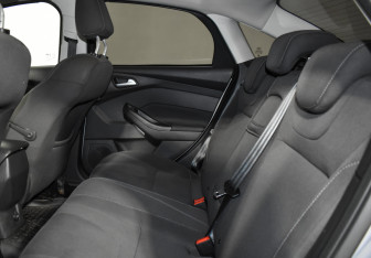 Подержанный автомобиль Ford Focus Sedan 2013 года (12 фото)