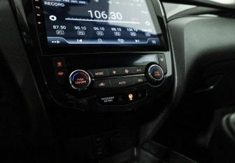 Подержанный автомобиль Nissan Qashqai 2016 года (15 фото)